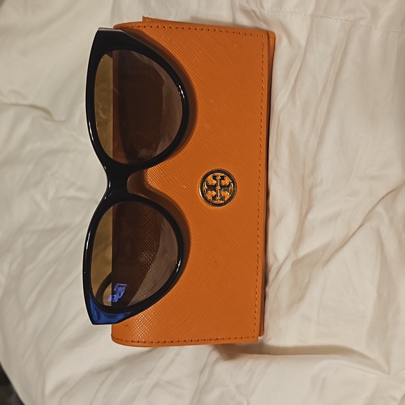 Tory Burch Sunglasses - Picture 11 of 12